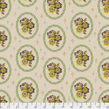 Mini Charm Chantilly